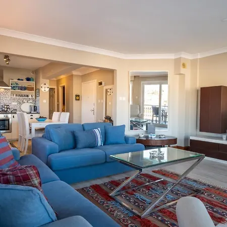 Flat W Sea View Balcony 3 Min To Marina شقة Çeşme
