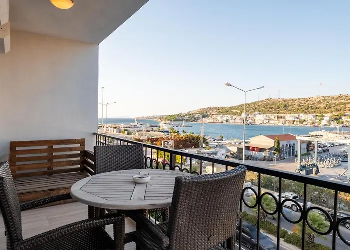 Flat W Sea View Balcony 3 Min To Marina Daire Çeşme