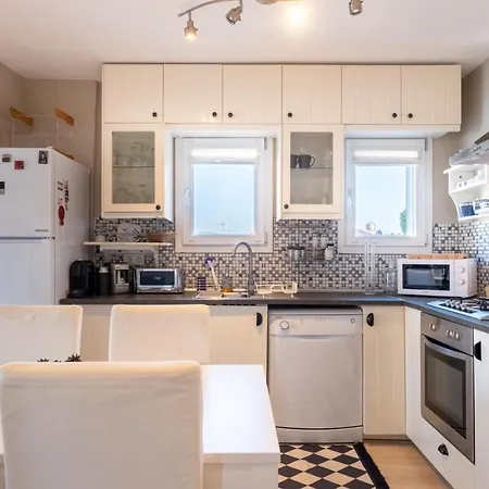 Apartment Flat W Sea View Balcony 3 Min To Marina