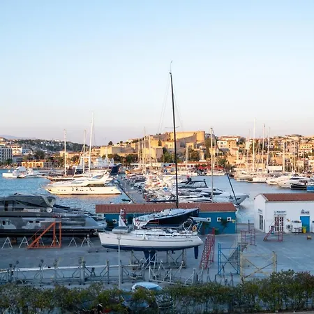 Flat W Sea View Balcony 3 Min To Marina Apartment Cesme
