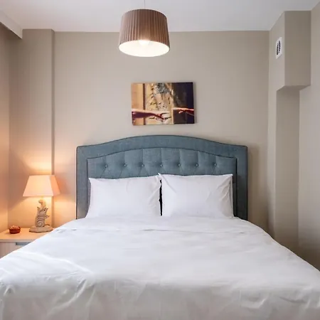 Flat W Sea View Balcony 3 Min To Marina Apartment