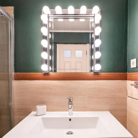 Apartment Flat W Sea View Balcony 3 Min To Marina *