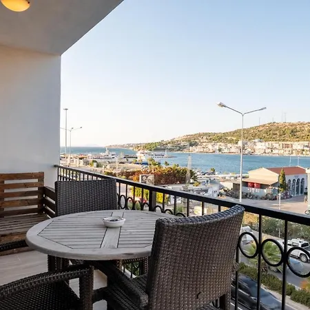 Flat W Sea View Balcony 3 Min To Marina Apartment Cesme