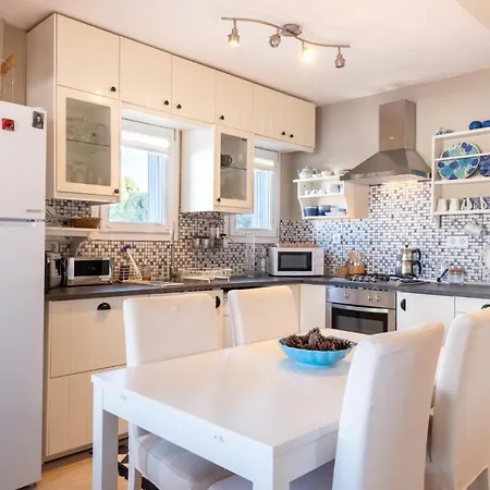 Flat W Sea View Balcony 3 Min To Marina Cesme