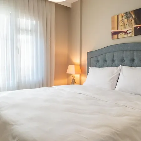 Flat W Sea View Balcony 3 Min To Marina Cesme