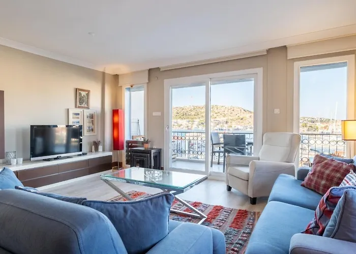 Flat W Sea View Balcony 3 Min To Marina 公寓 Çeşme